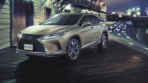 Lexus RX 450hL: At a glance