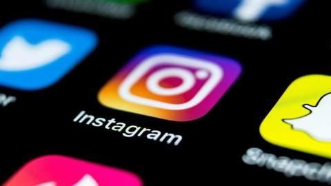 How Threads auto-updates your status?